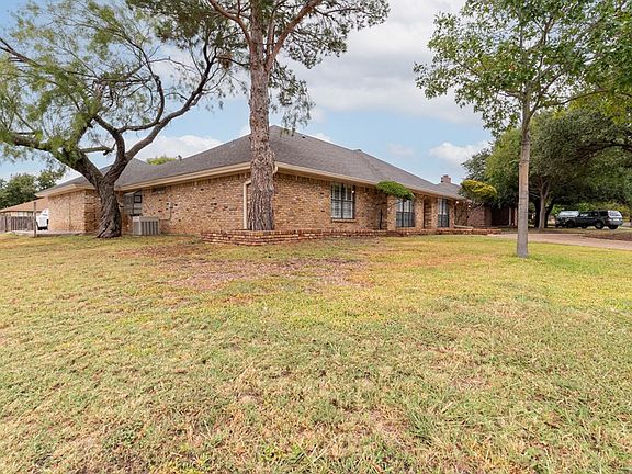 2nd image of 3201 Clearview Dr