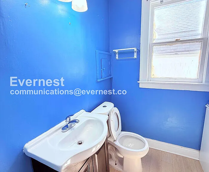 5236 S Clarendon St — Photo 13