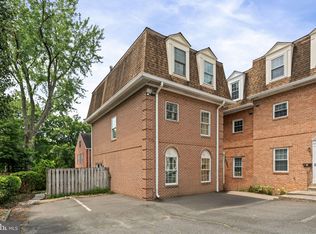 516 S Veitch St, Arlington, VA 22204