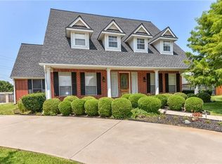 8301 Brandonwood Dr, North Richland Hills, TX 76182