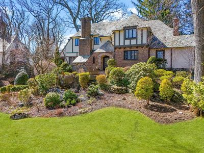 6 South Drive, Larchmont, NY, 10538