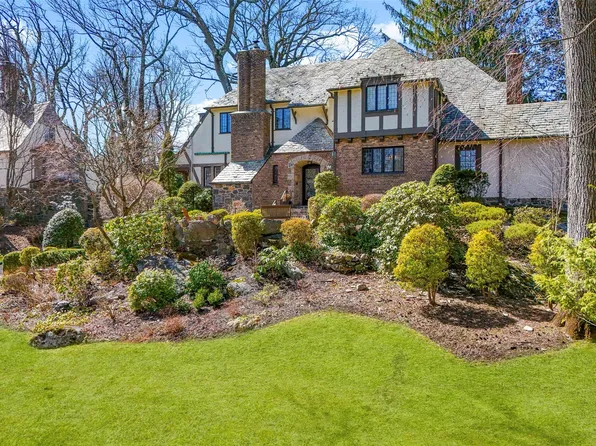 6 South Drive, Larchmont, NY 10538