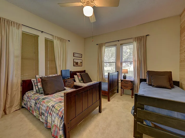 3348 W Ueckert Rd — Photo 21