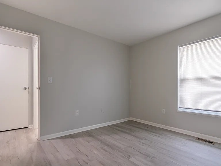 Carpenter Apartments — Photo 7