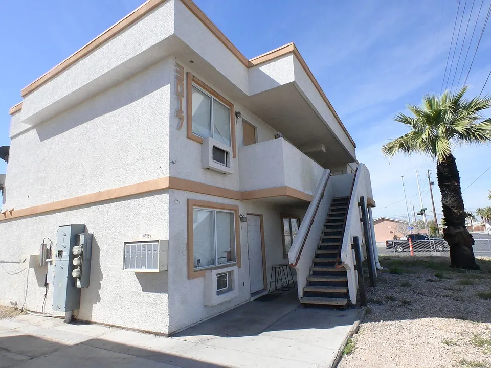 3017 E Carey Ave #2