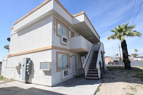 3017 E Carey Ave #2 Photo 1