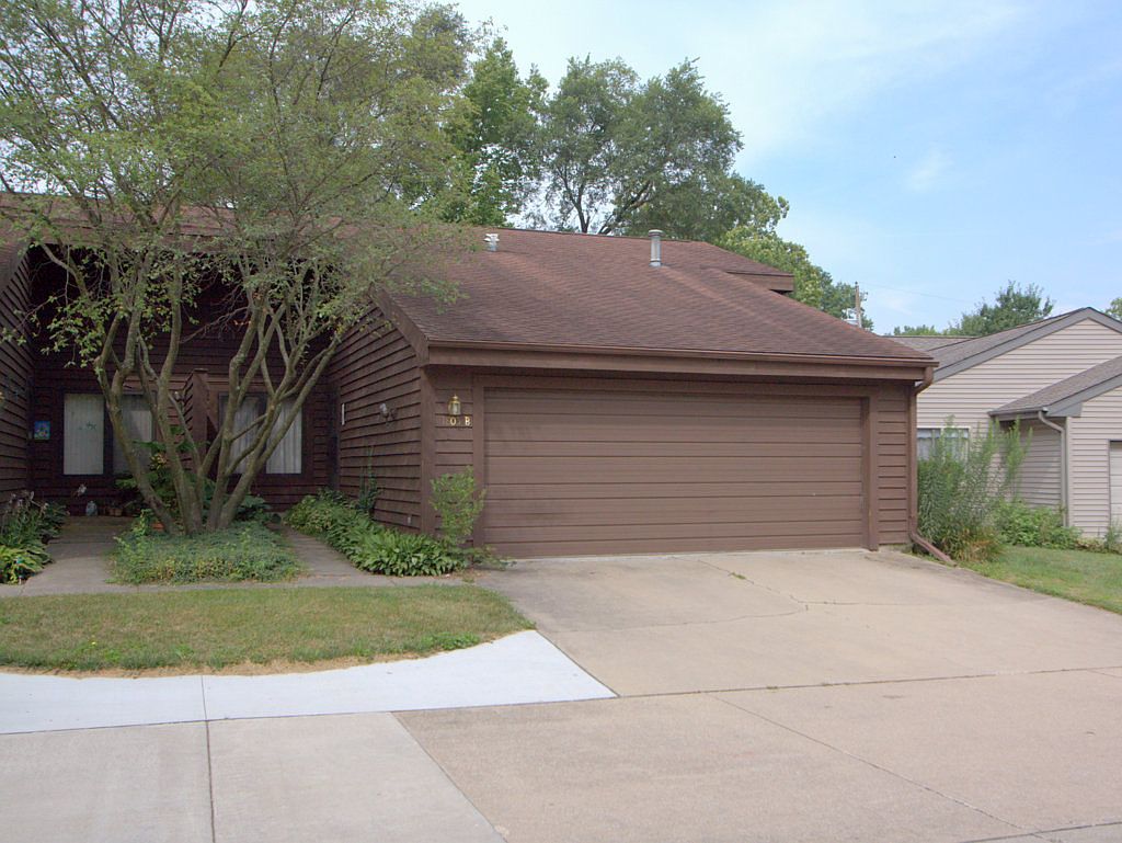 1805 Glenwood Oaks Ct, Urbana, IL 61801 | Zillow