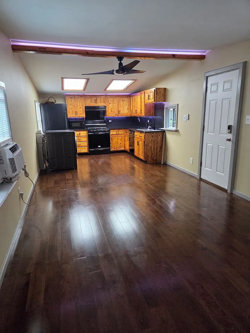 2 Bed Single Family in Millville! Eligible for $500 Security Deposit. — Photo 3