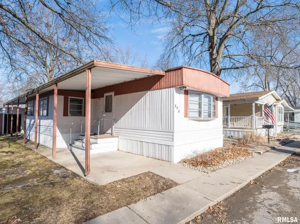 107 Hickory Dr, Morton, IL 61550