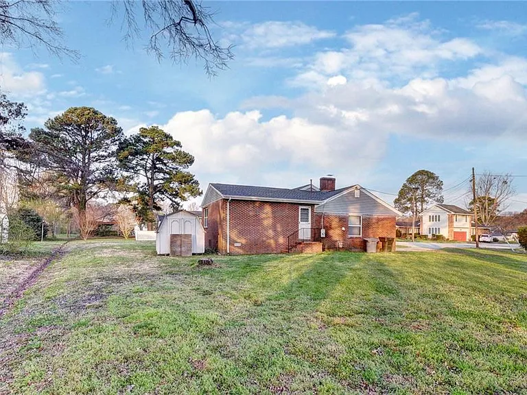 10 Whipple Dr — Photo 14