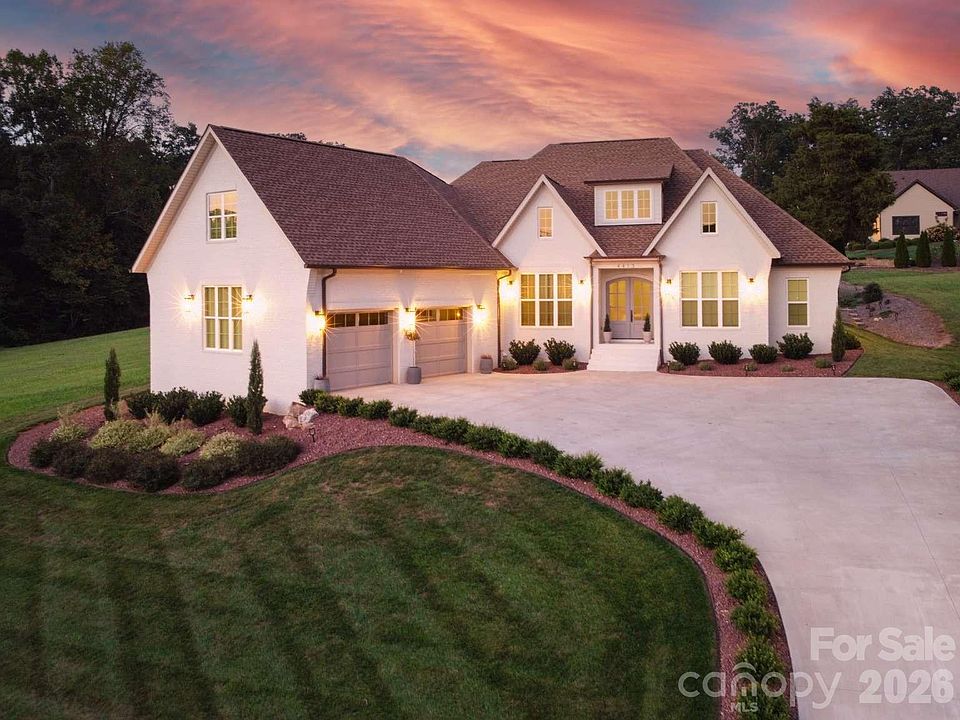 1st image of 4413 Holly Cir NE