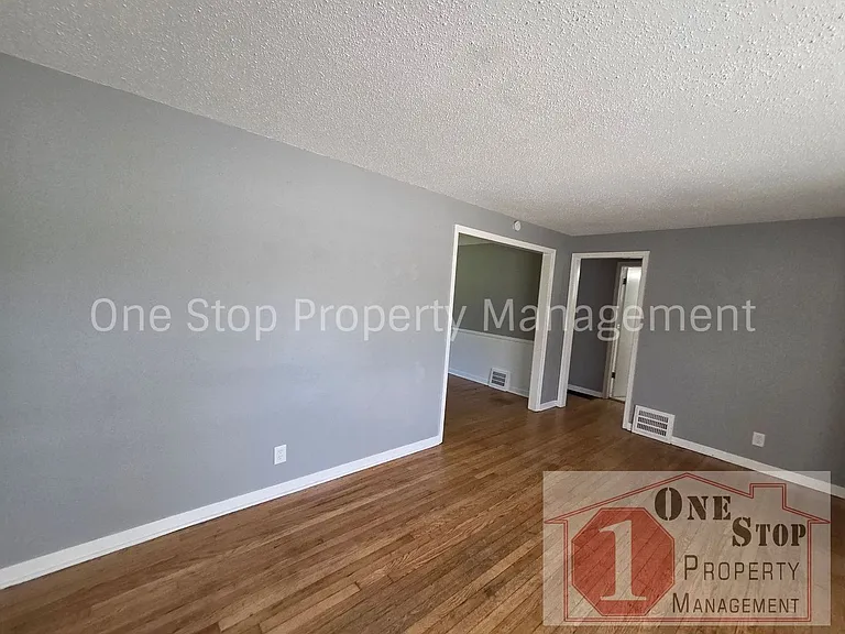 7037 Askew Ave — Photo 6