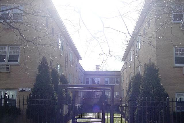 1st image of 1813 W Touhy Ave APT 6