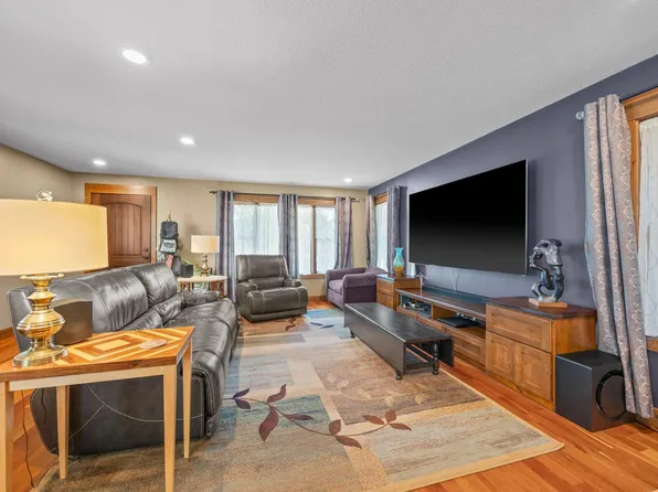 318 4th St NE, Minneapolis, MN 55413