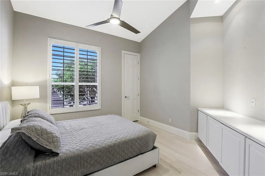 3 bed, 2.5 bath, 2439 sqft, $10,000 — Photo 4
