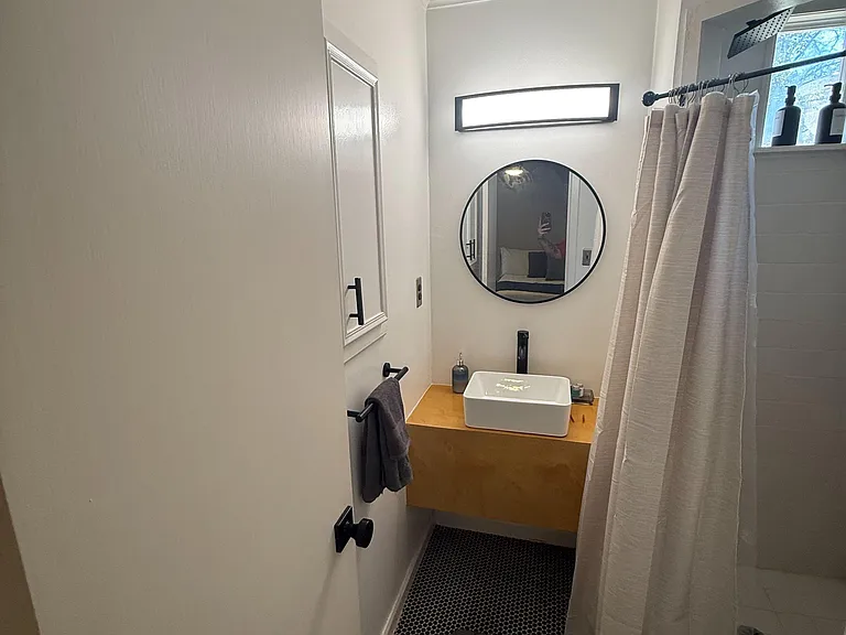 Bathroom in Master Bedroom 1
