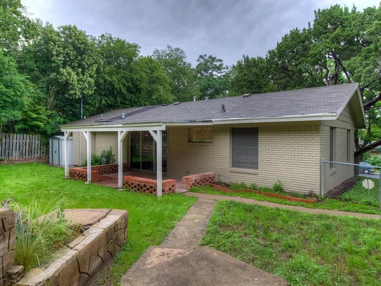 401 Cherry Hill Dr — Photo 12