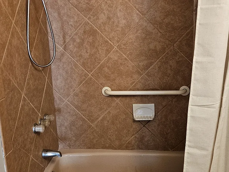 100 Campbell Cir #27 — Photo 9
