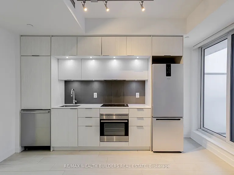 170 Sumach St #2011 — Photo 16