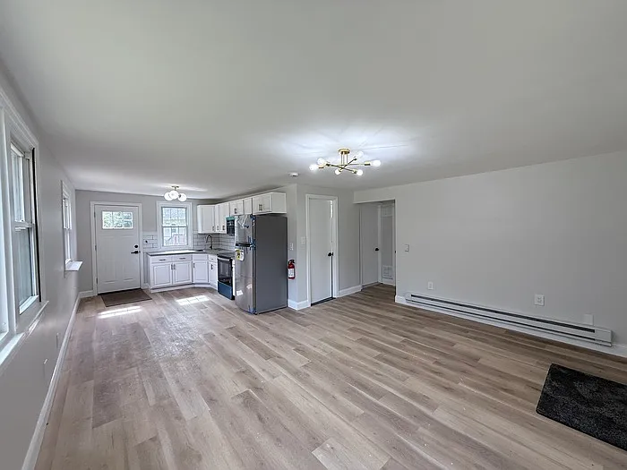 3 bed, 1.0 bath, $2,850 — Photo 3