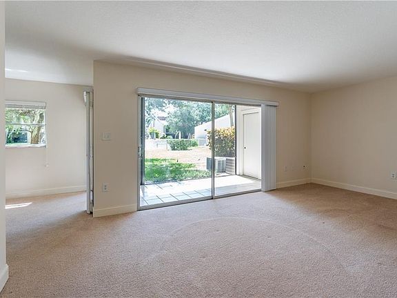 5th image of 2443 Clubhouse Cir Unit 102