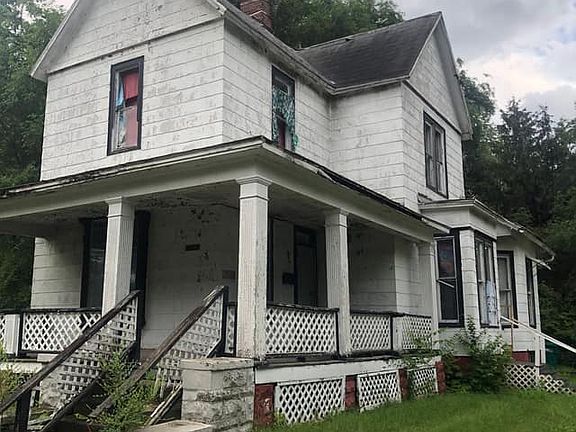 2nd image of 1103 E Prairie St