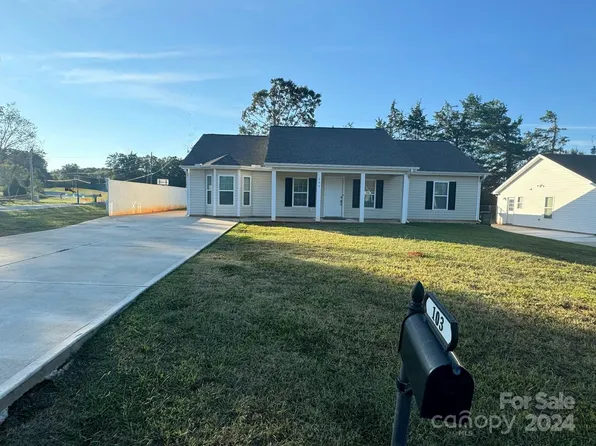 103 Ace Ave, Dallas, NC 28034