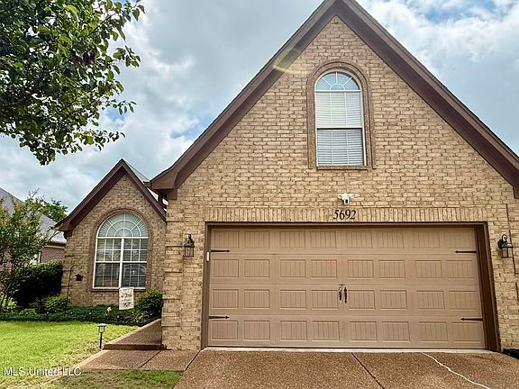 2nd image of 5692 Bedford Loop E