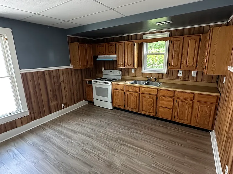 127 S Highland St — Photo 9
