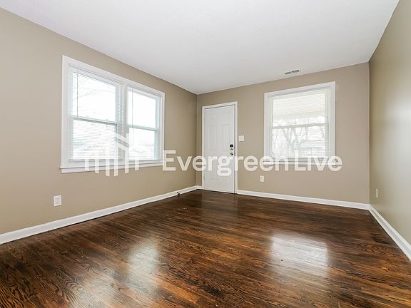 3rd image of 4936 NE 48th St