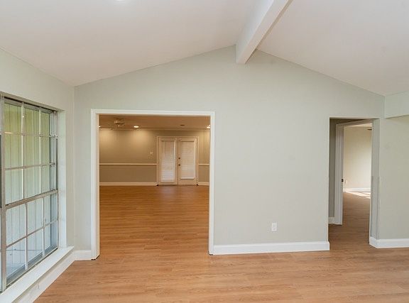 5th image of 106 Mapleleaf Ln