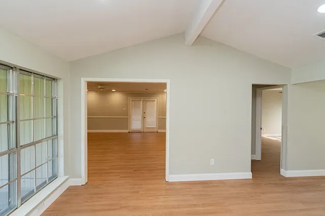 106 Mapleleaf Ln — Photo 5