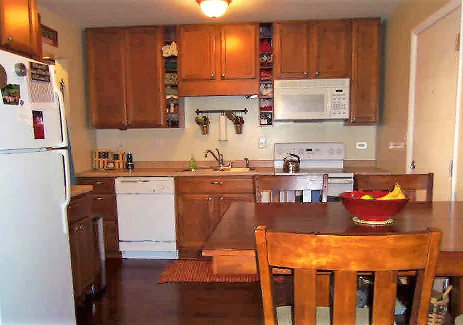 2 Bed Apartment Close to VT and Downtown Blacksburg — Photo 4