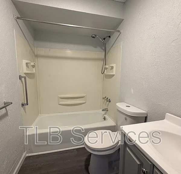 563 Washington Ave #1E — Photo 11