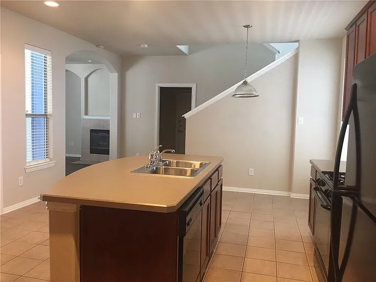 1016 Grey Fox Dr — Photo 7