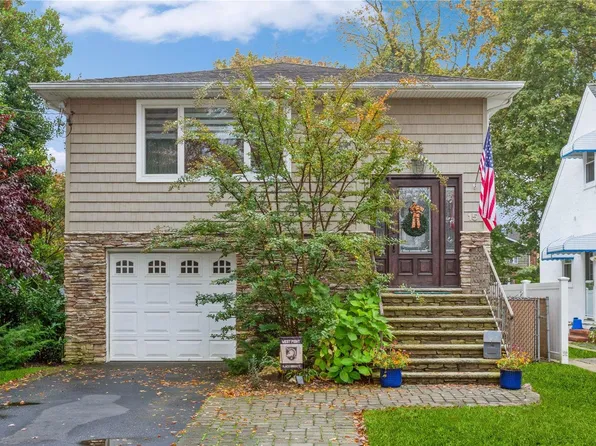 15 Lawrence Avenue, Malverne, NY 11565