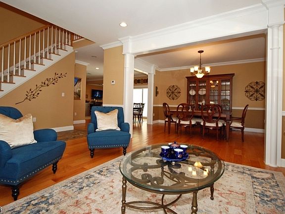 5th image of 20 Highwood Ave