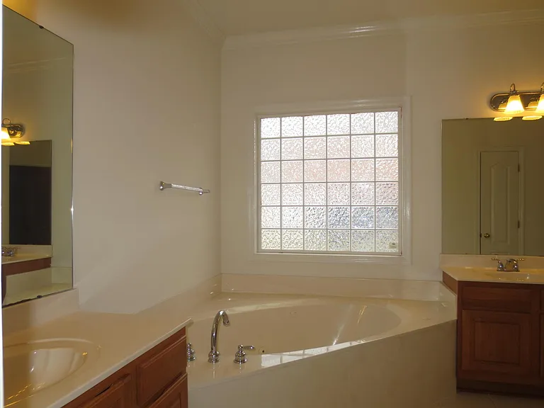 129 Bridgefield Rd — Photo 23