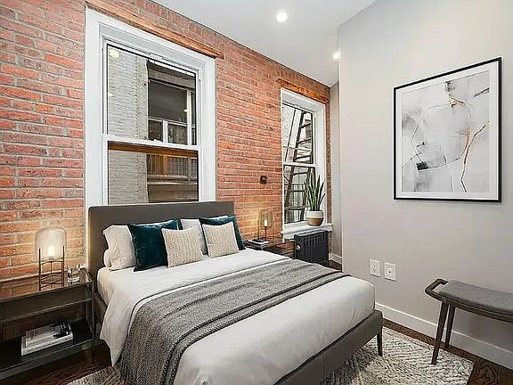 5th image of 72 Carmine St #2G