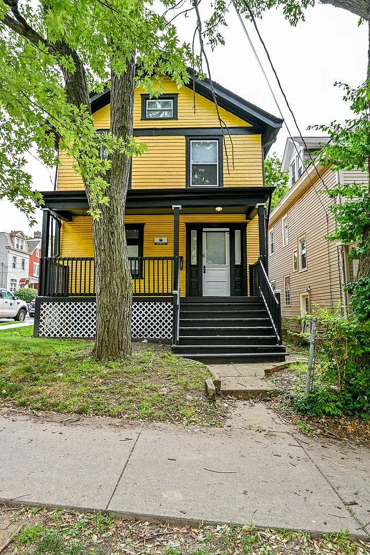6 bed, 2.0 bath, $4,400 — Photo 1