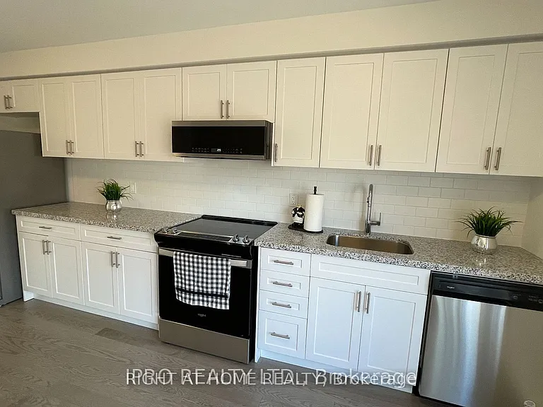 8 Creekbank Rd #2 — Photo 4