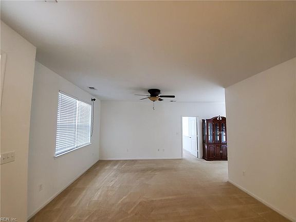 3rd image of 2472 Leytonstone Dr