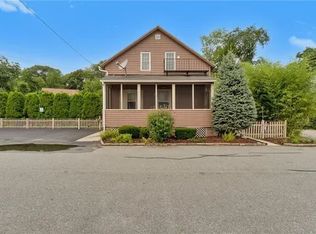 29 Eton Ave, Warwick, RI 02889