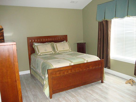 2nd image of 124 Caicos Ct
