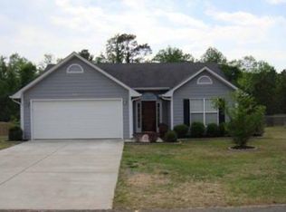 220 Thornbird Dr, Raeford, NC 28376