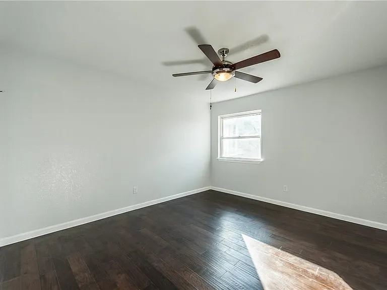 3117 Abbey Ct — Photo 3