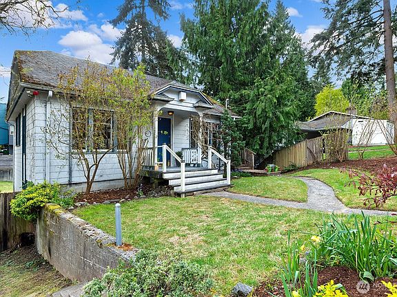 4th image of 14014 Palatine Avenue N