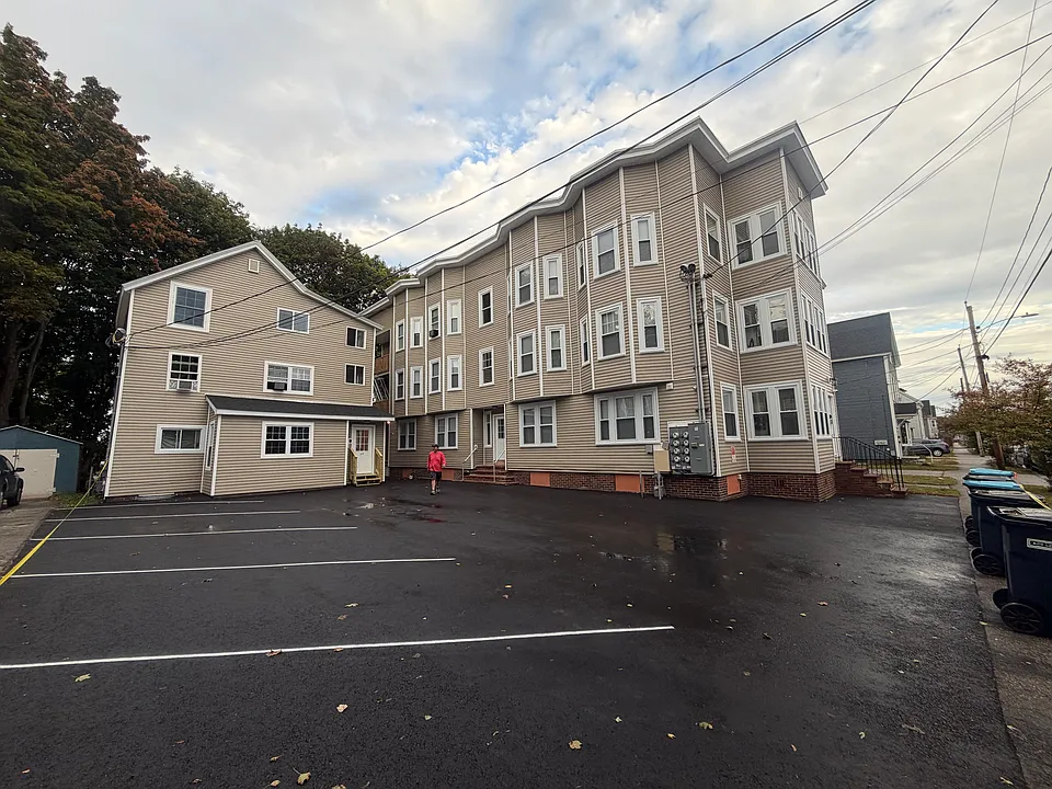 69 Whitney St #4