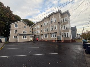 69 Whitney St #4, Auburn, ME 04210