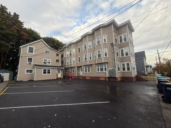 69 Whitney St #4, Auburn, ME 04210